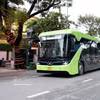 Muchos autobuses eléctricos modernos están sustituyendo gradualmente a los vehículos que utilizan combustibles fósiles. (Foto: VNA)