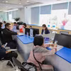 En la sucursal de Tay Ho del Centro de Servicios Administrativos Públicos (Foto: VNA)