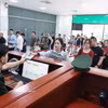 Los ciudadanos deben consultar de forma proactiva la información sobre sus deberes tributarias antes de salir del país. (Foto: VNA)