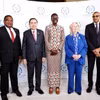 La presidenta de la UIP, Tulia Ackson (centro), y el secretario general de la UIP, Martin Chungong (primero, a la izquierda), dan la bienvenida al presidente de la Asamblea Nacional de Vietnam, Tran Thanh Man (segundo, a la izquierda). (Foto: VNA)