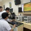 Un laboratorio de microcircuitos y sistemas de alta frecuencia de la Universidad de Tecnología de Ciudad Ho Chi Minh (Foto: VNA)