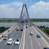 Puente Nhat Tan, el mayor puente atirantado de Vietnam sobre el río Rojo. (Foto: Huy Hung/VNA)