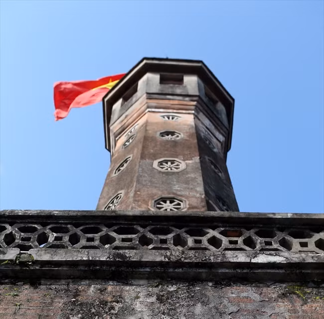 Ubicado en el Museo de historia militar de Vietnam, es considerado la construcción más intacta y majestuosa en el complejo de reliquias de la antigua ciudadela de Thang Long. (Fuente: VNA)