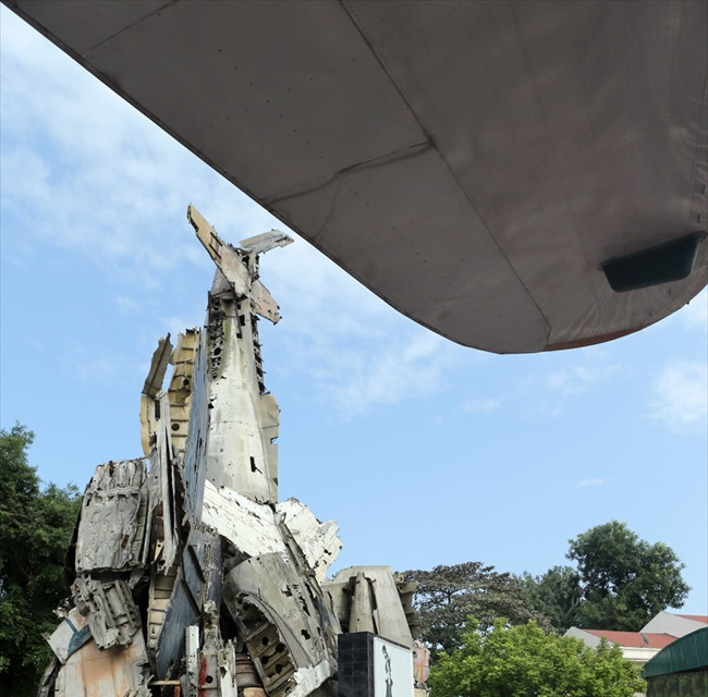 Resto de un avión estadounidense derribado en la guerra se expone en el Museo de historia militar (Fuente: VNA)