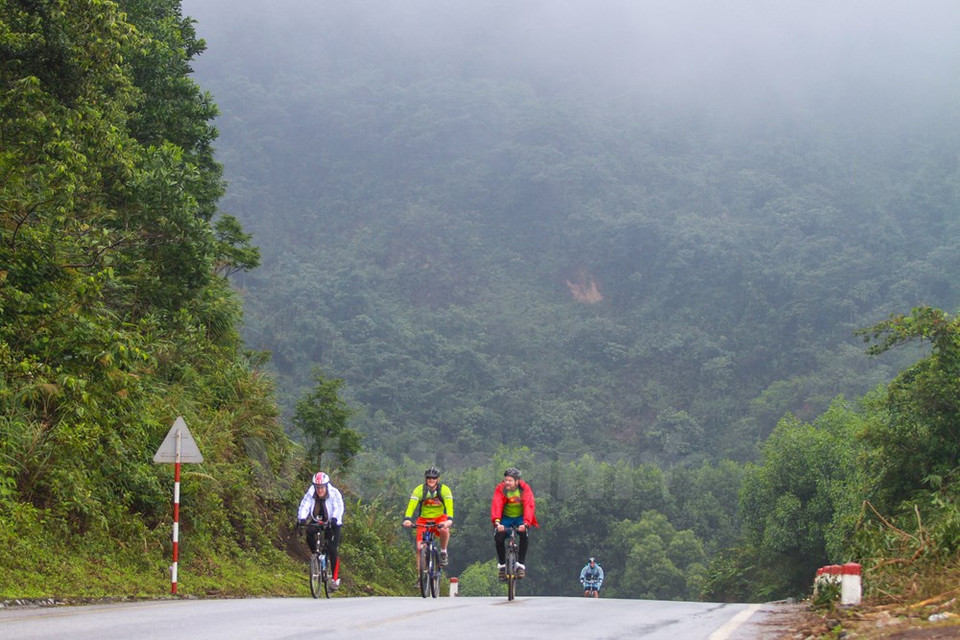 Conquistan un paso montañoso (Fuente: VNA)