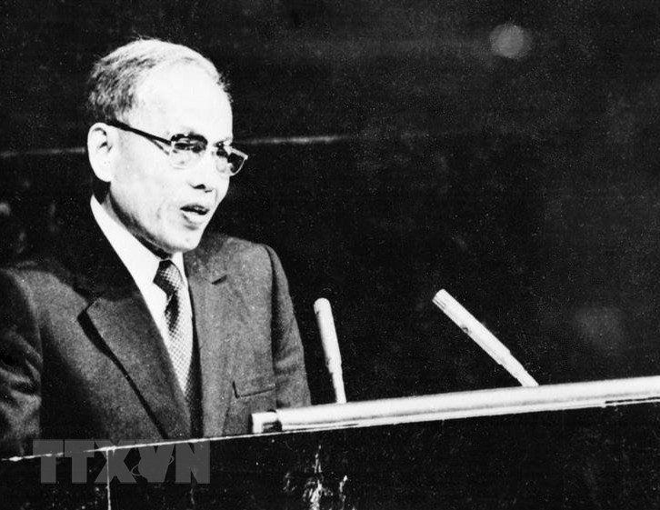 El entonces canciller de Vietnam, Nguyen Duy Trinh, interviene en el período ordinario 32 de la Asamblea General de la ONU en Nueva York el 20 de septiembre de 1977 (Fuente: VNA)