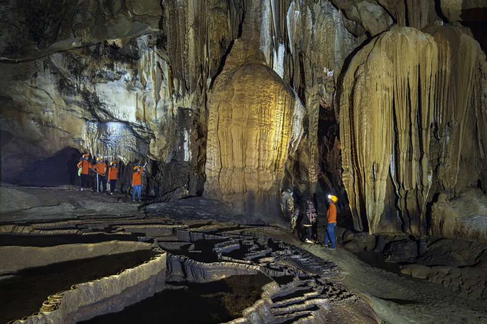 La exploración de las cuevas Kieu y Cha Loi, el Valle del Amor y el pueblo de Coi Da, figuran entre las actividades de experiencia turística interesante en el Oeste del distrito de Le Thuy, de la provincia central de Quang Binh (Fuente: VNA)