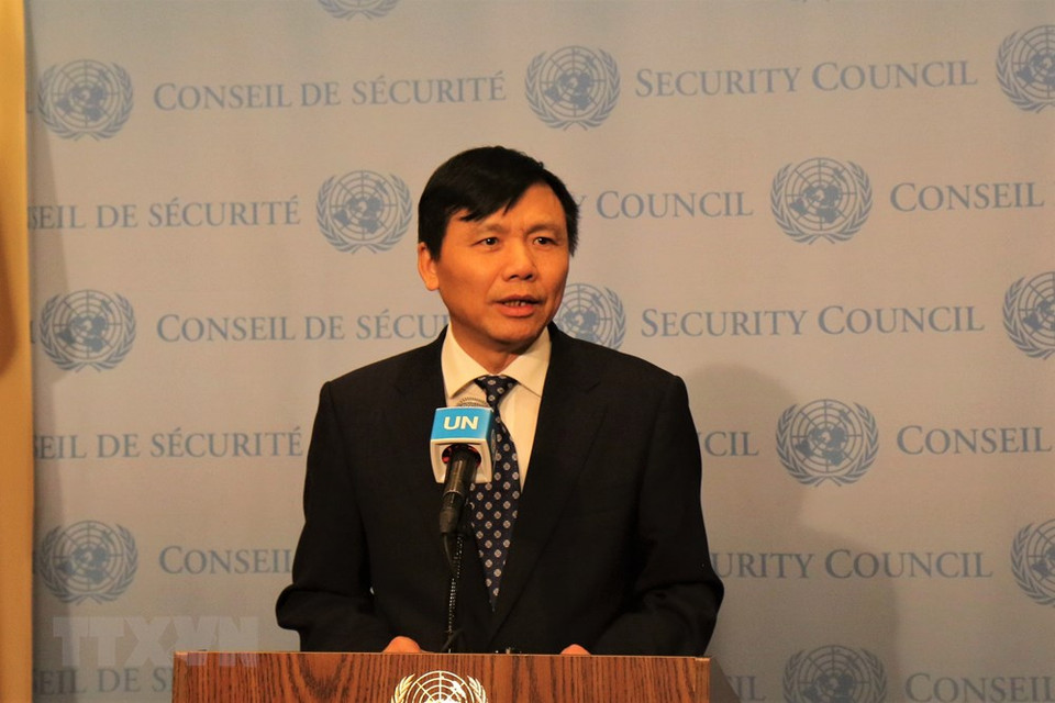 El embajador Dang Dinh Quy, jefe de la delegación vietnamita ante la ONU, intervino en la ceremonia de juramento en Nueva York (Foto: VNA)