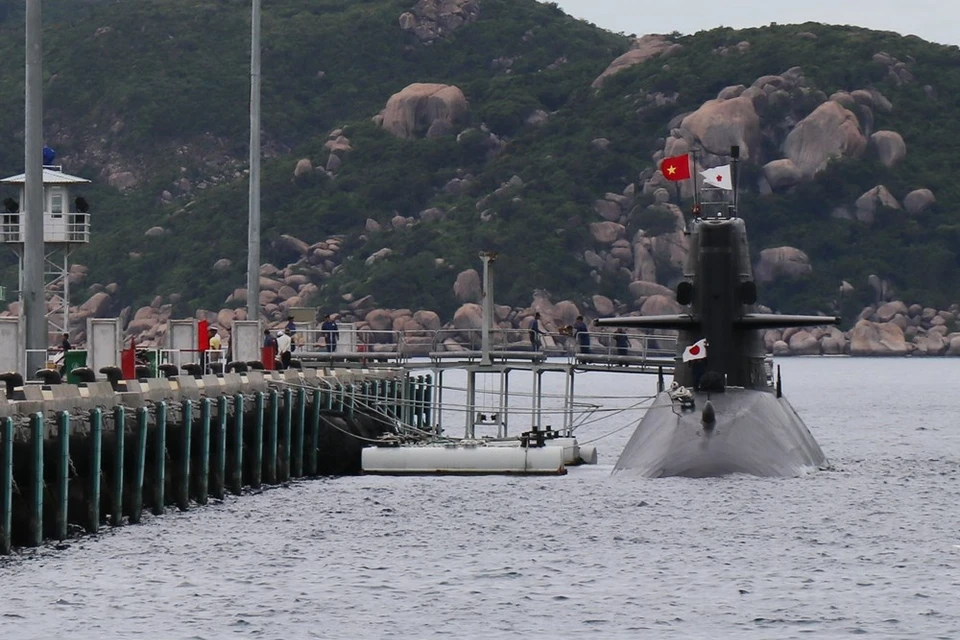 El submarino japonés Kuroshio en el puerto Cam Rang (Fuente: VNA)