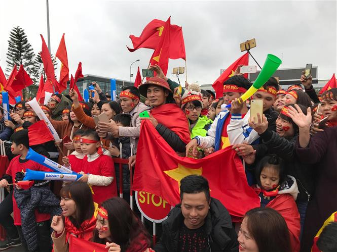 Vietnam en pie para dar bienvenida a sus gladiadores en rojo (Fuente: VNA)