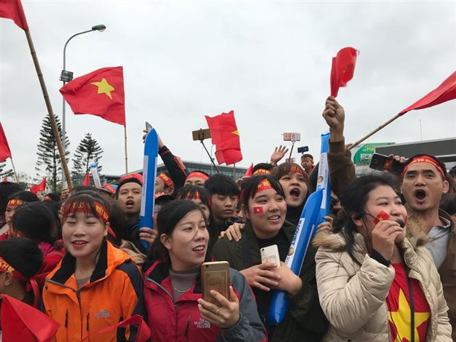 Vietnam en pie para dar bienvenida a sus gladiadores en rojo (Fuente: VNA)
