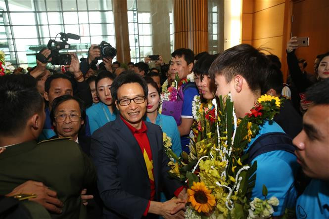 El vicepremier vietnamita recibe a los jugadores de la selección de fútbol sub-23 de Vietnam (Fuente: VNA) 