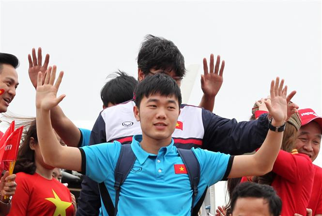 Vietnam en pie para dar bienvenida a sus gladiadores en rojo (Fuente: VNA)