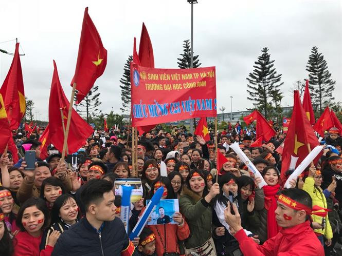 Vietnam en pie para dar bienvenida a sus gladiadores en rojo (Fuente: VNA)