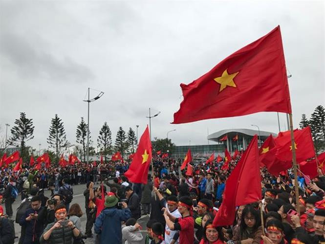 Vietnam en pie para dar bienvenida a sus gladiadores en rojo (Fuente: VNA)
