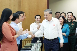 El secretario general del Partido Comunista de Vietnam, To Lam, saluda a los delegados (Foto: VNA)