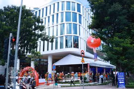 El edificio del Centro de Emprendimiento e Innovación de Ciudad Ho Chi Minh (SIHUB), que abarca casi 17.000 metros cuadrados, funciona bajo un modelo de asociación público-privada. (Foto: VNA)