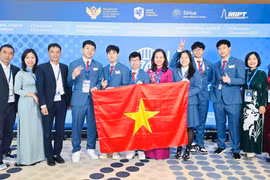 Delegación vietnamita en la Olimpiada Internacional de Ciencia Juvenil (Foto: VNA)