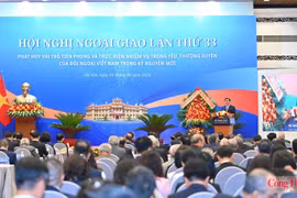 El viceministro de Industria y Comercio Nguyen Sinh Nhat Tan interviene en la cita (Foto: congthuong.vn)