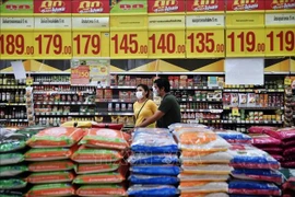 Arroz en venta en un supermercado de Bangkok, Tailandia (Foto: AFP/VNA)