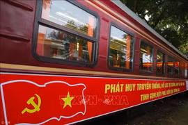 El tren comenzará a operar a partir del 19 de agosto, con motivo del aniversario de la Revolución de Agosto. (Foto: VNA)