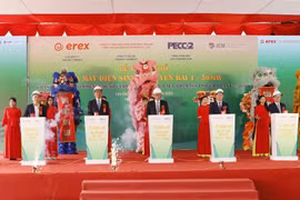 Ceremonia para iniciar la construcción de la obra (Foto: VNA)