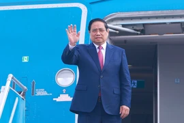 El primer ministro Pham Minh Chinh parte de Hanoi rumbo a Vientiane (Foto: VNA)