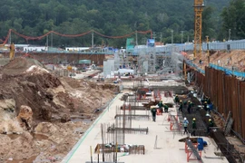 Sitio de construcción del proyecto del Centro de Convenciones APEC 2027 y obras funcionales (Foto: VNA)