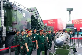 Viettel exhibe 50 productos de tecnología civil y militar en la Exposición de Logros Nacionales (Foto: VNA)