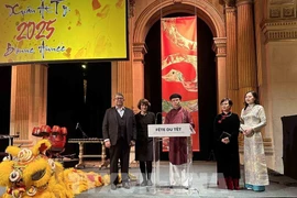 El embajador vietnamita en Francia, Dinh Toan Thang, interviene en la cita (Foto: VNA)