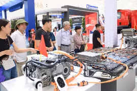 Soluciones tecnológicas para vehículos eléctricos en la Exposición de Logros Nacionales (Foto: nhandan.vn)