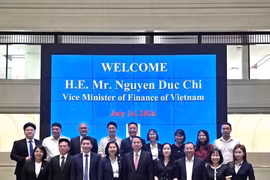 El Ministerio de Finanzas de Vietnam intercambia experiencias con Japón sobre el desarrollo del mercado de valores. (Foto: Comisión Estatal de Valores)