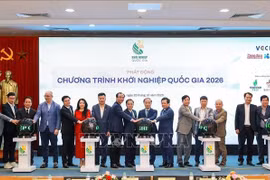 Los delegados lanzan el Programa Nacional de Desarrollo de Proyectos de Startups 2026. (Foto: VNA)