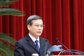 El secretario del Comité Central del PCV y subjefe permanente de su Comisión de Asuntos Internos, Le Minh Tri, responde a las preguntas de la prensa (Foto: VNA)