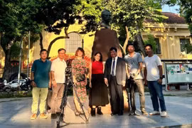 El equipo de rodaje trabaja en Hanoi (Foto: VTV)