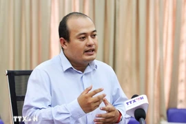 El experto en geopolítica y seguridad internacional Thong Mengdavid, del IISPP, responde a las preguntas de la Agencia Vietnamita de Noticias (Foto: VNA)