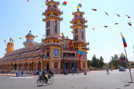 La Santa Sede Cao Dai de Tay Ninh, ubicada en el barrio de Long Hoa, provincia de Tay Ninh, es considerada un centro espiritual de caodaísmo. (Foto: VNA)