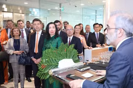 Delegados en la inauguración de la Embajada de Portugal en Vietnam (Foto: baoquocte.vn)