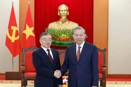 Vietnam y China fortalecen la cooperación partidista y teórica