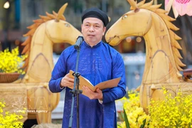 El director del Centro de Actividades Culturales y Científicas Van Mieu-Quoc Tu Giam, Le Xuan Kieu, interviene en el acto inaugural (Foto: VNA)