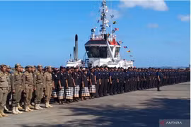 Las autoridades de inmigración de Indonesia establecen un grupo de patrulla para monitorear a los turistas de Bali en el puerto de Benoa, Denpasar, Bali (Foto: ANTARA)