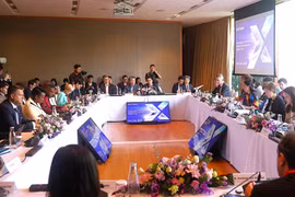 Panorama de la mesa redonda ministerial sobre confianza digital (Foto: VNA)