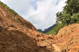 Deslizamiento de tierra en la aldea Ngoa, comuna de Yen Phu, provincia de Tuyen Quang (Foto: VNA)