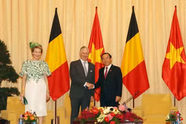 El Rey Felipe y el secretario del Comité partidista Ciudad Ho Chi Minh, Nguyen Van Nen (Foto: VNA)