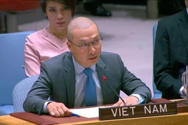El ministro consejero Nguyen Hoang Nguyen, representante permanente adjunto de Vietnam ante la ONU, interviene en la cita (Foto: VNA)