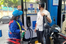 Una gasolinera en Hanoi (Foto: VNA)