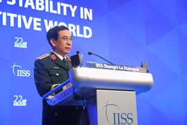 El ministro de Defensa de Vietnam, general Phan Van Giang, interviene en el 22.º Diálogo de Shangri-La (Foto: VNA)