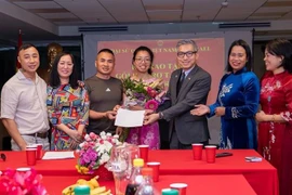 Becas de apoyo financiero otorgadas a investigadores de posgrado vietnamitas en Israel (Foto: VNA)