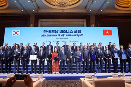 En el intercambio de MoU durante el Foro Económico Vietnam-Corea del Sur (Foto: VNA)