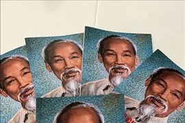 El libro sobre la biografía del Presidente Ho Chi Minh (Foto: VNA)